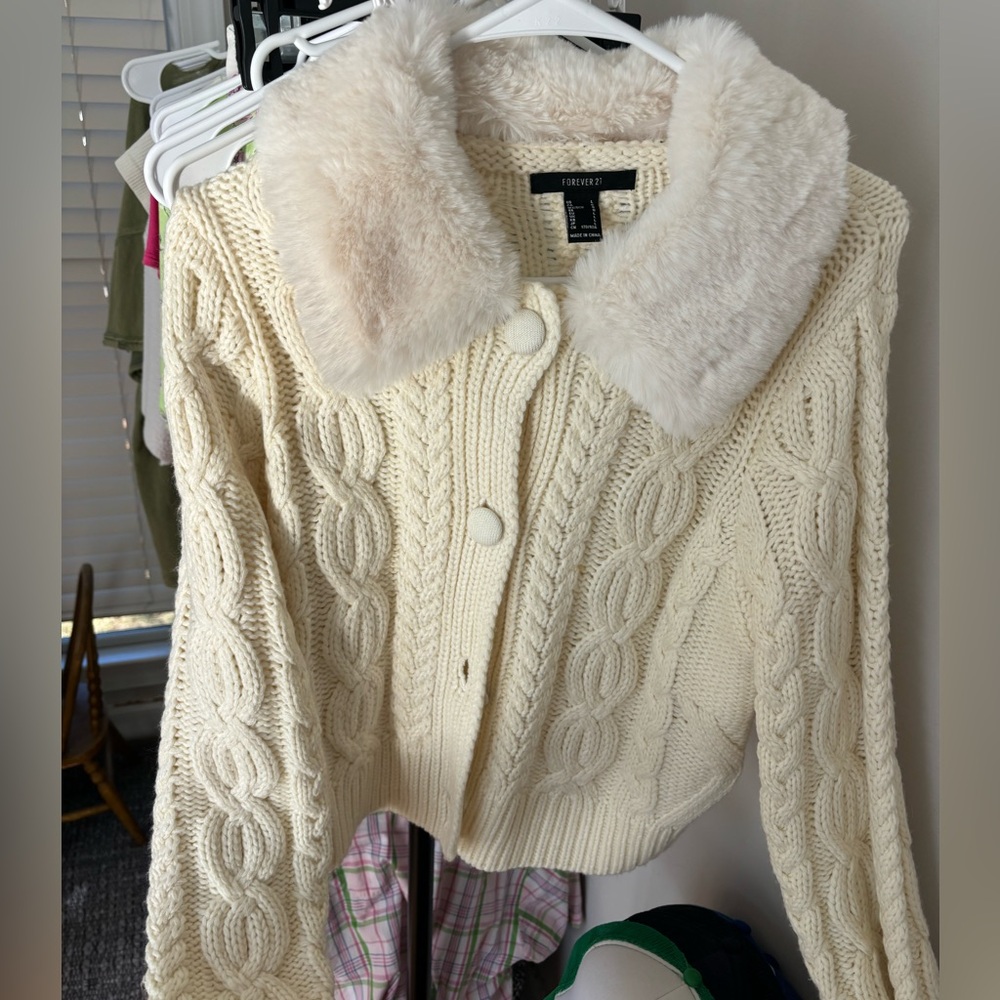 forever 21 cable knit sweater with detachable fur hood